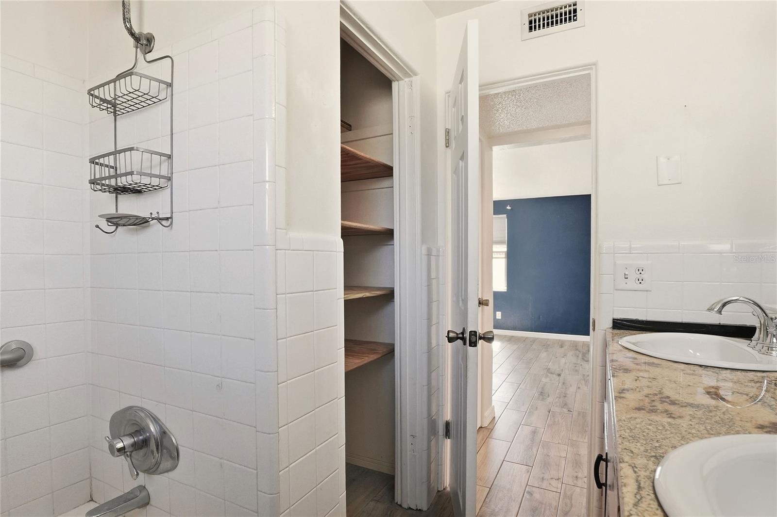 WINONA PARK - Residential