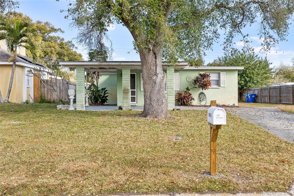 Photo of 10473 113th Avenue, Largo, FL 33773 (MLS # TB8476379)