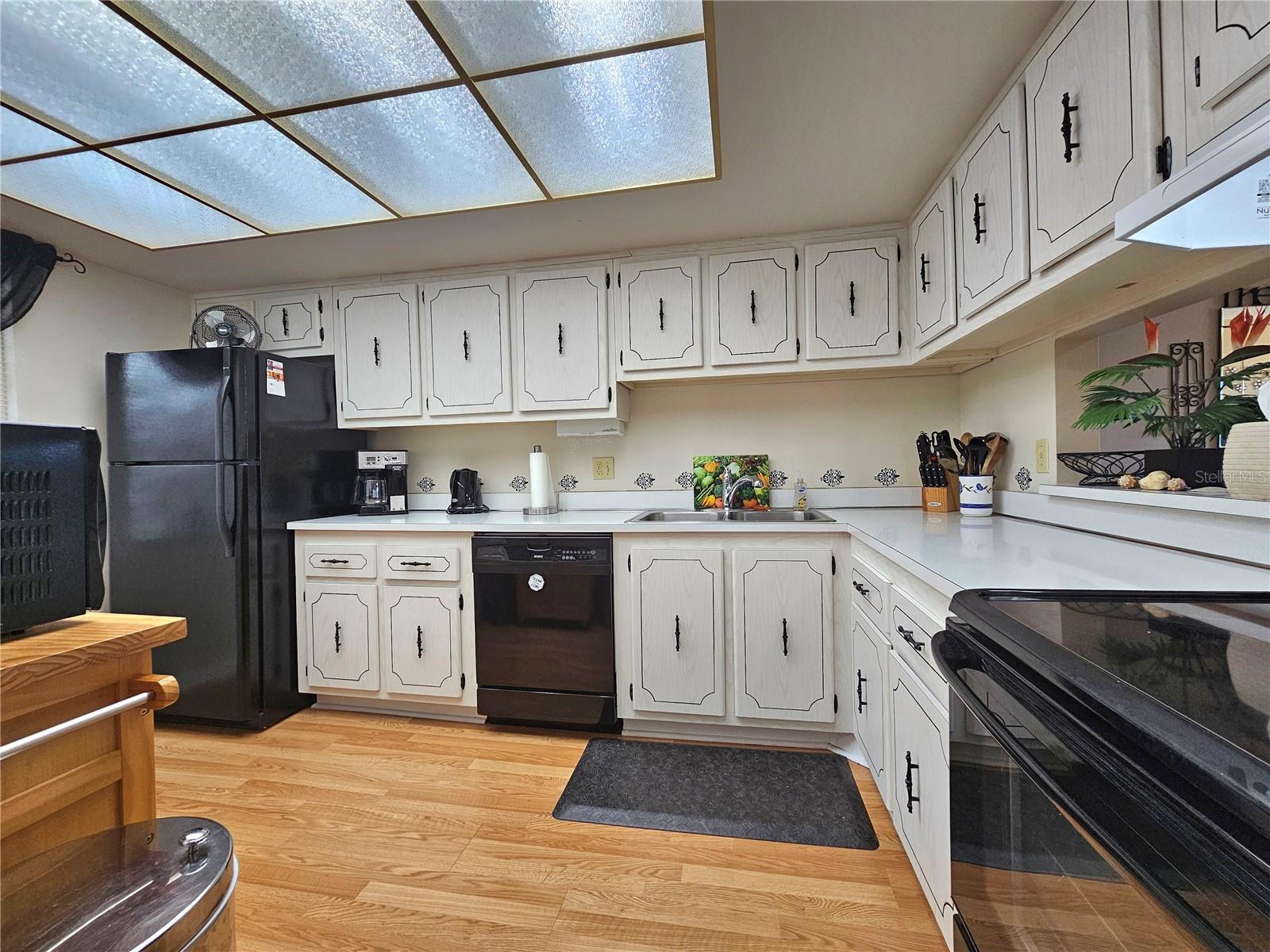 MOORINGS OF MAXIMO CONDO - Residential