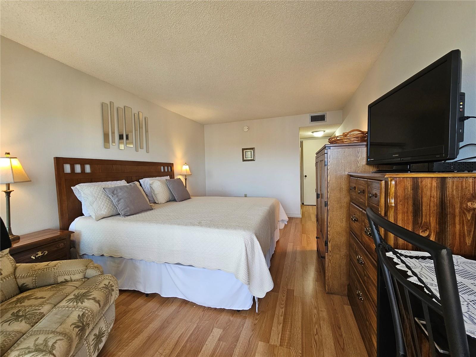 MOORINGS OF MAXIMO CONDO - Residential