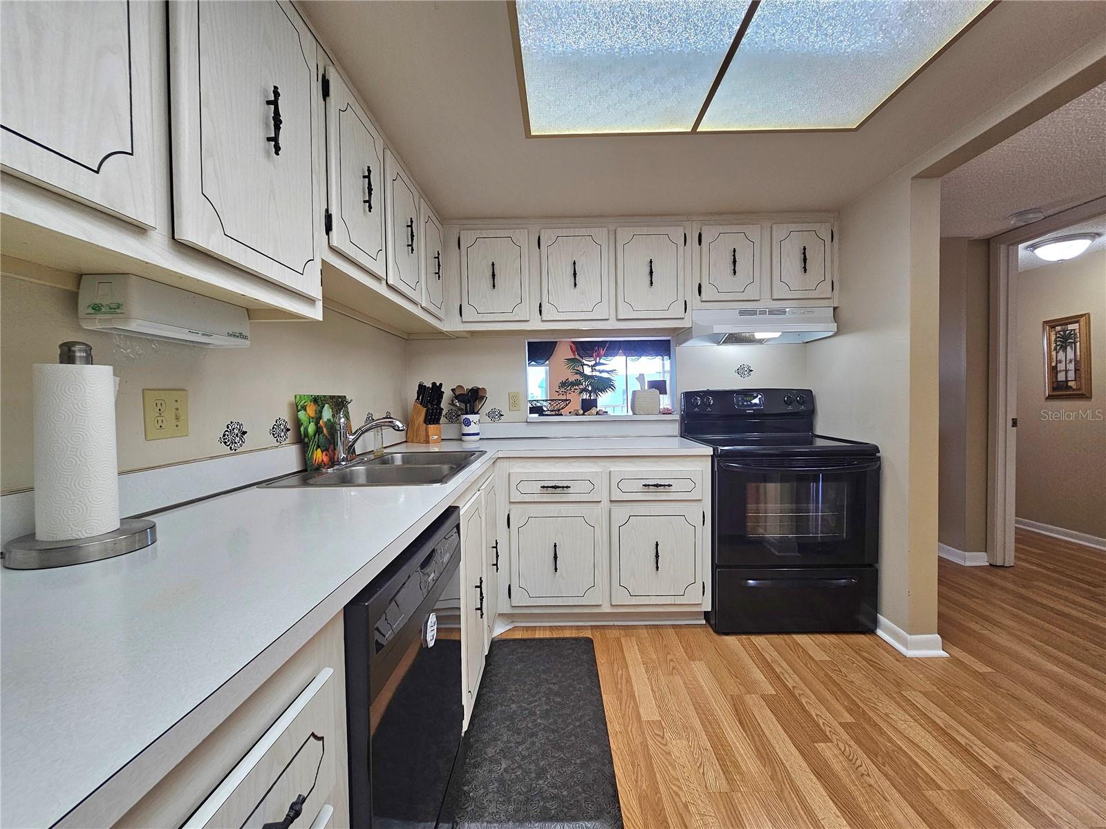 MOORINGS OF MAXIMO CONDO - Residential