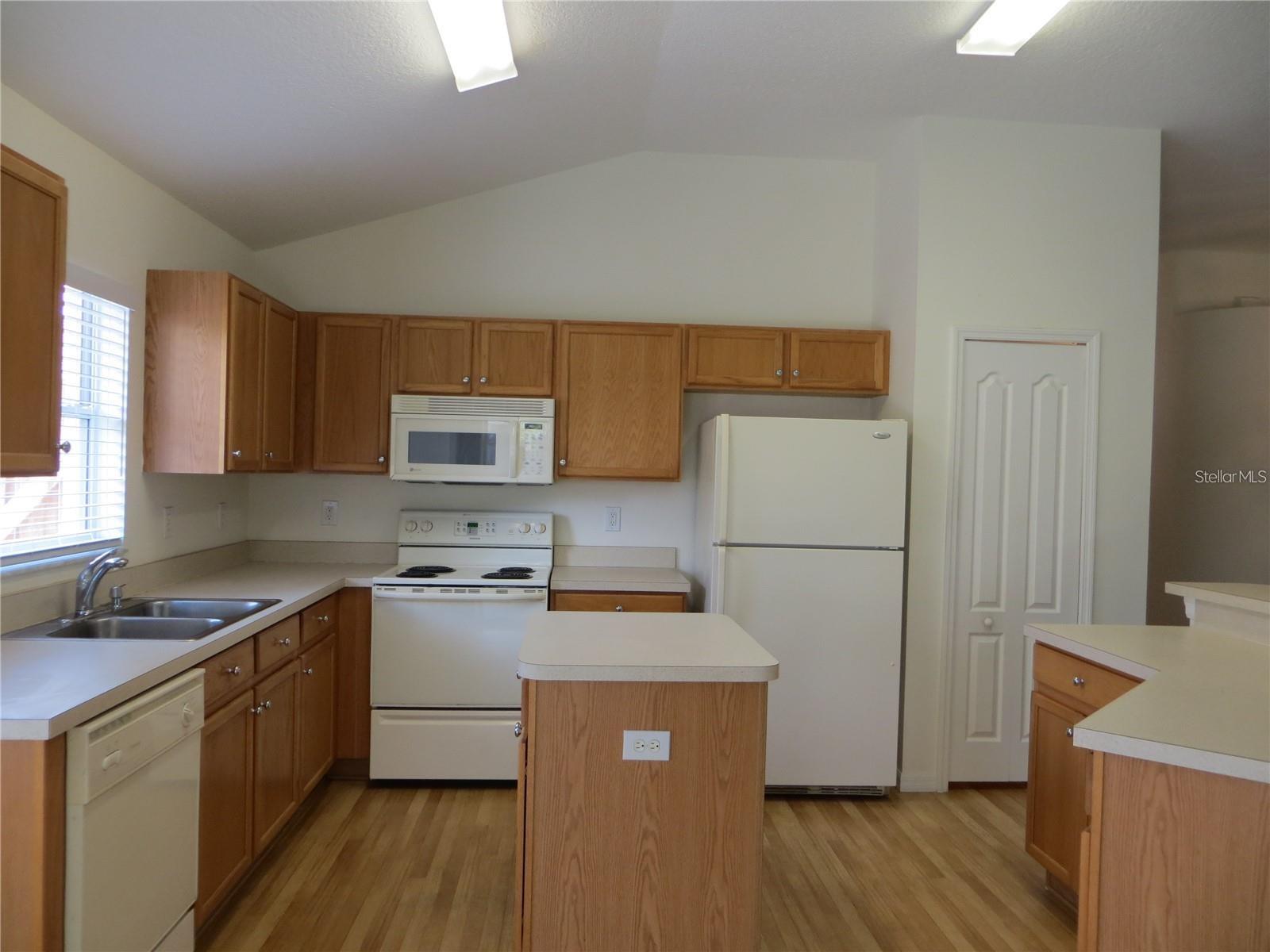 IVY LAKE ESTATES - Residential Lease