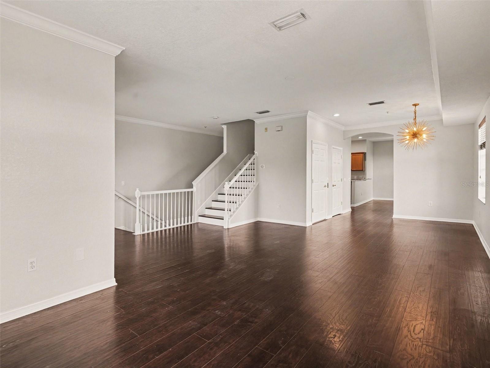 RIVERBAY TWNHMS PH ONE - Residential