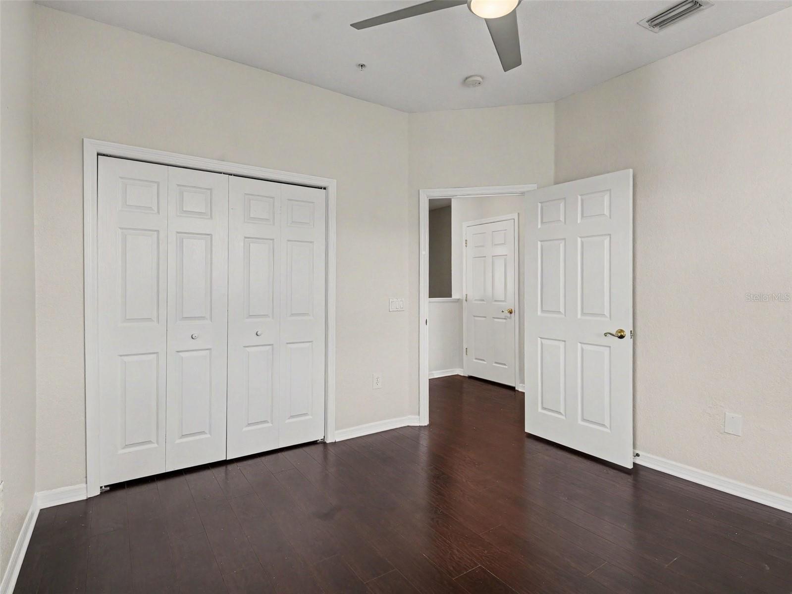 RIVERBAY TWNHMS PH ONE - Residential