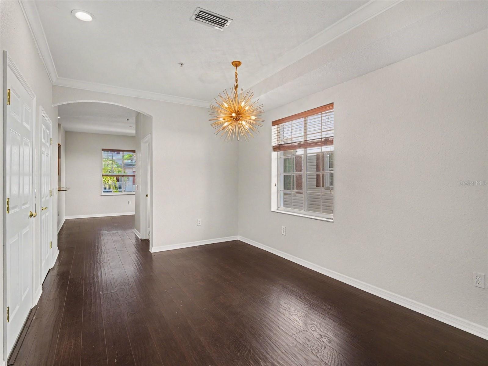 RIVERBAY TWNHMS PH ONE - Residential