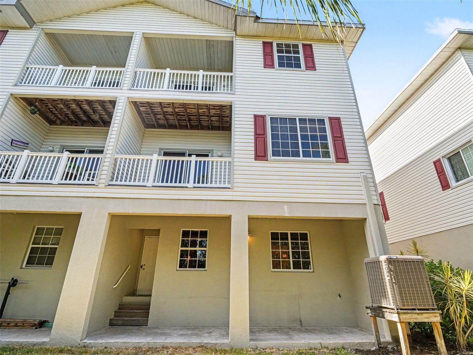 RIVERBAY TWNHMS PH ONE - Residential