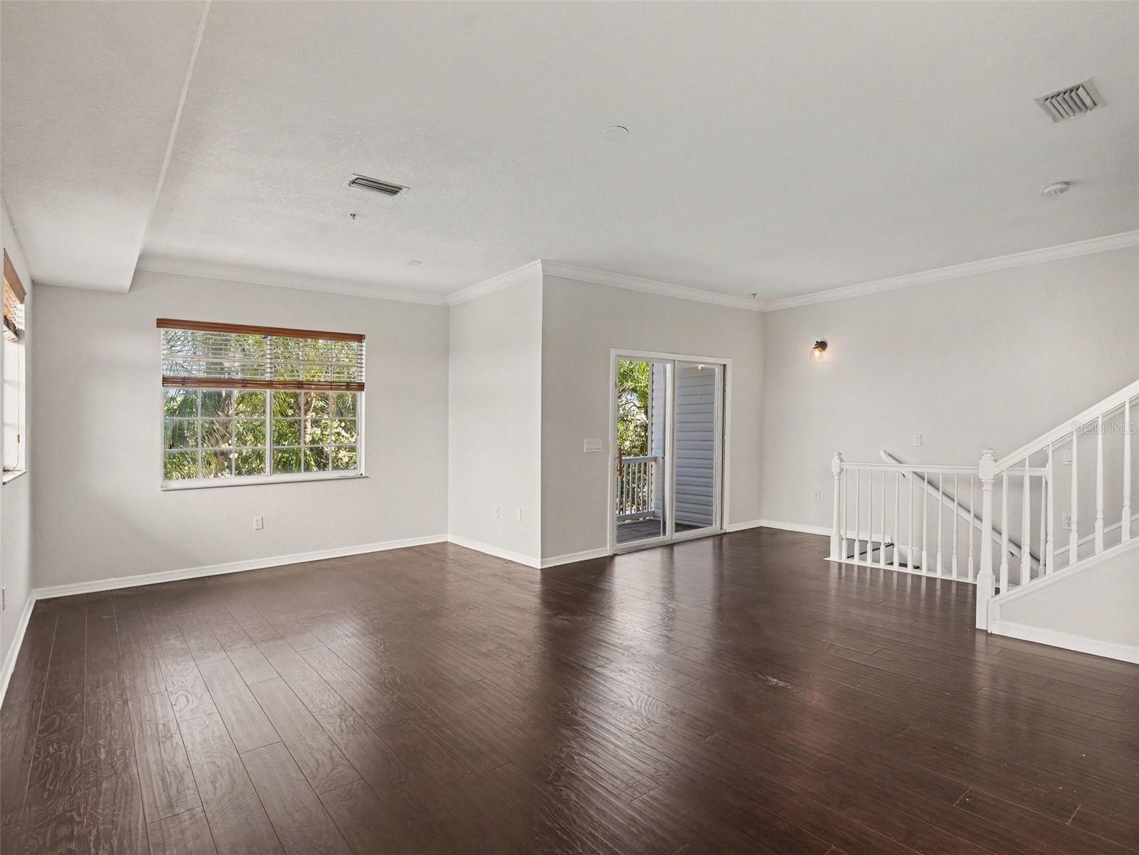 RIVERBAY TWNHMS PH ONE - Residential