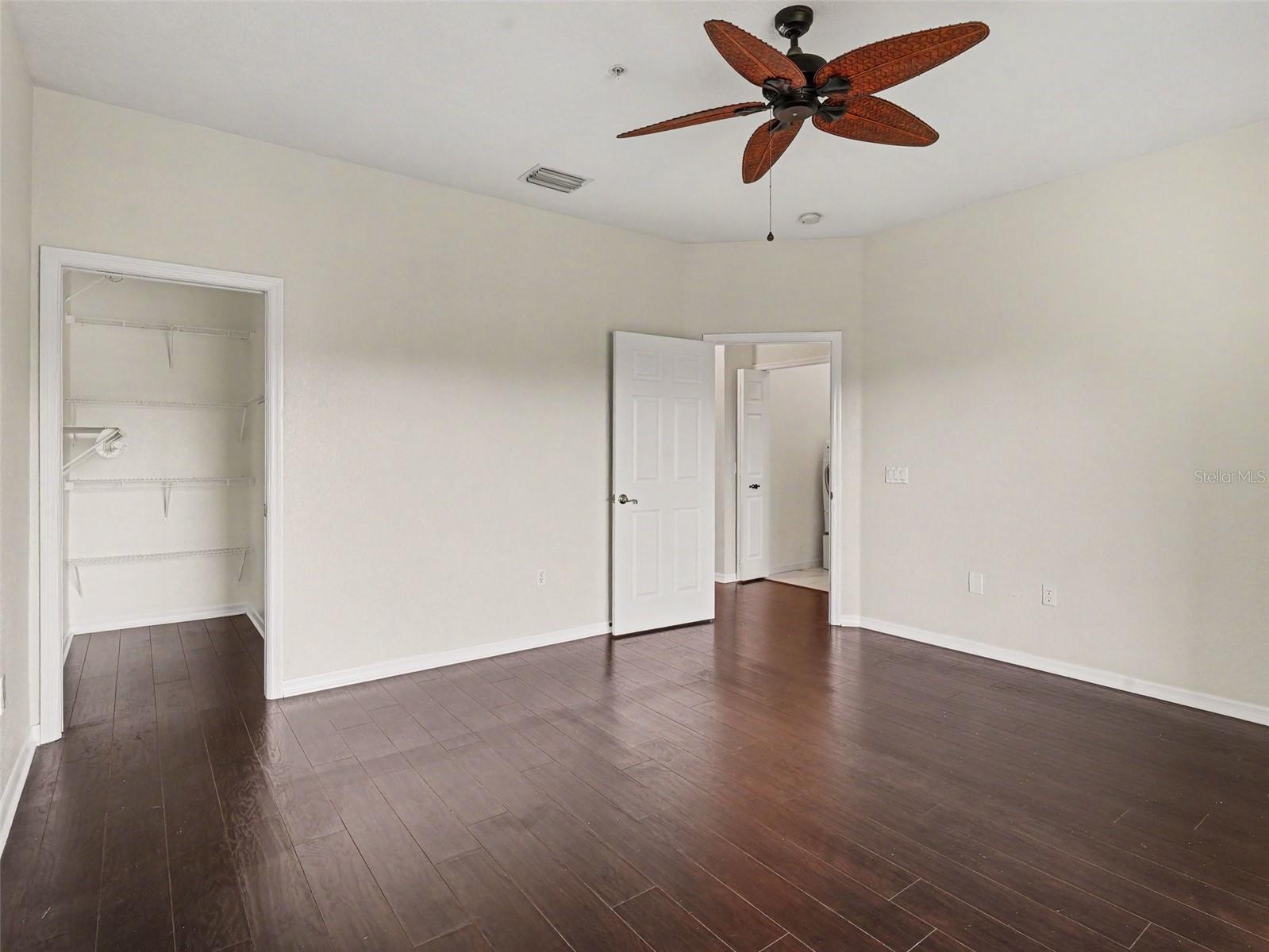 RIVERBAY TWNHMS PH ONE - Residential