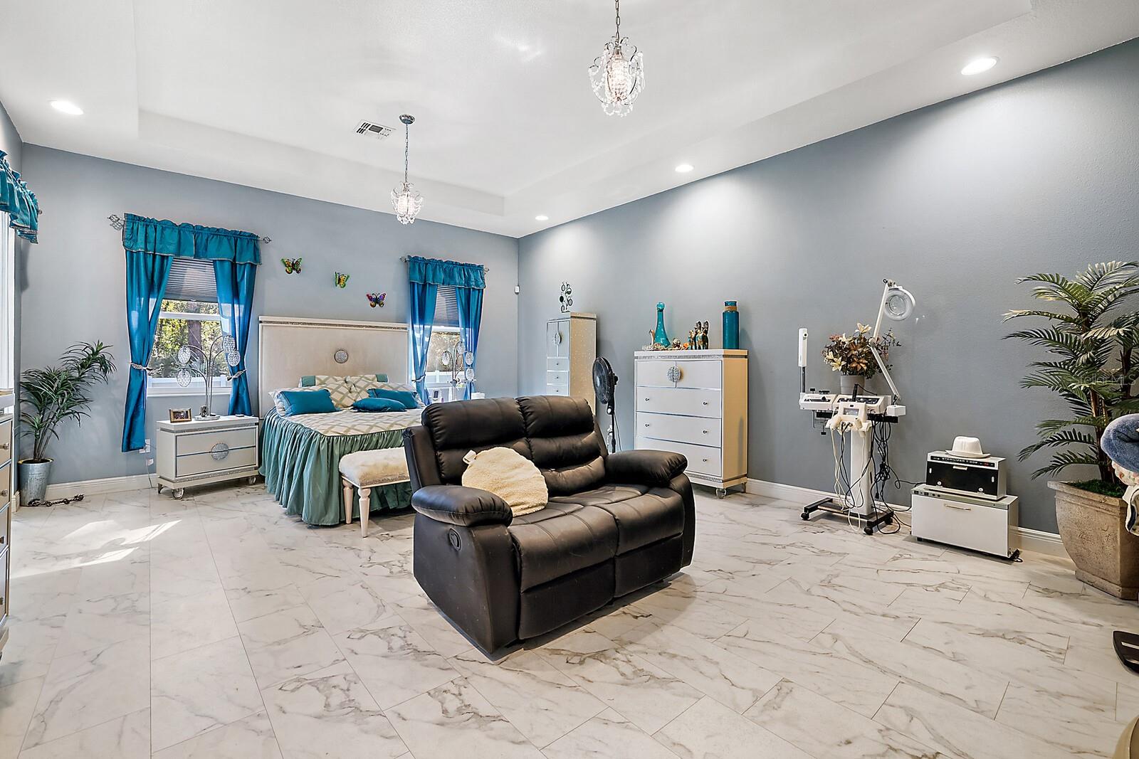 BELLEVIEW HEIGHTS ESTATE - Residential Lease