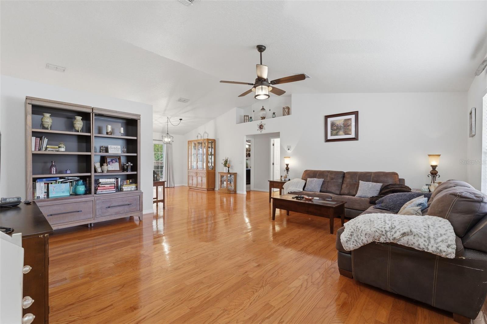 ROYAL HIGHLANDS - Residential