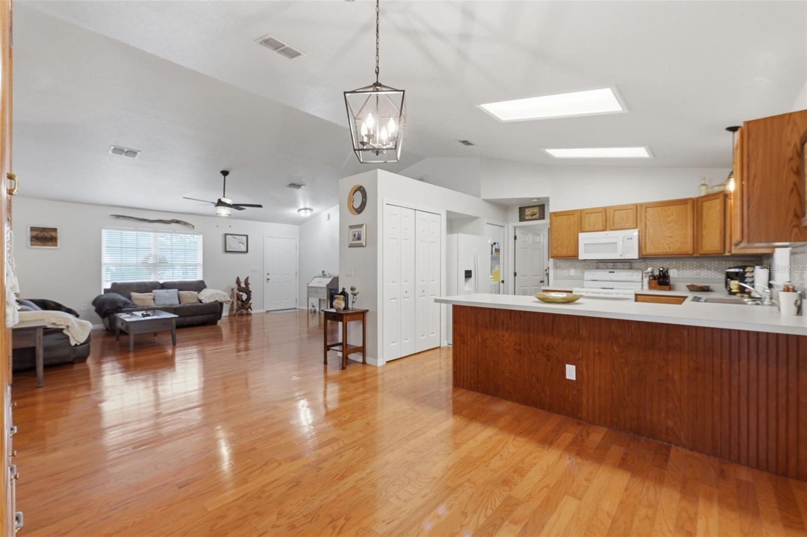 ROYAL HIGHLANDS - Residential