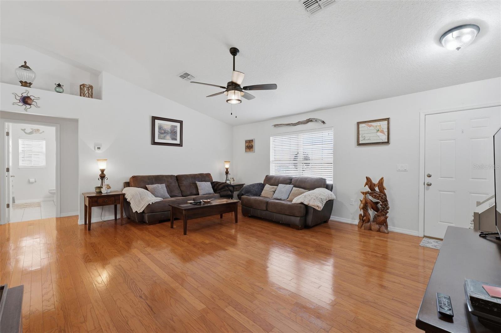 ROYAL HIGHLANDS - Residential