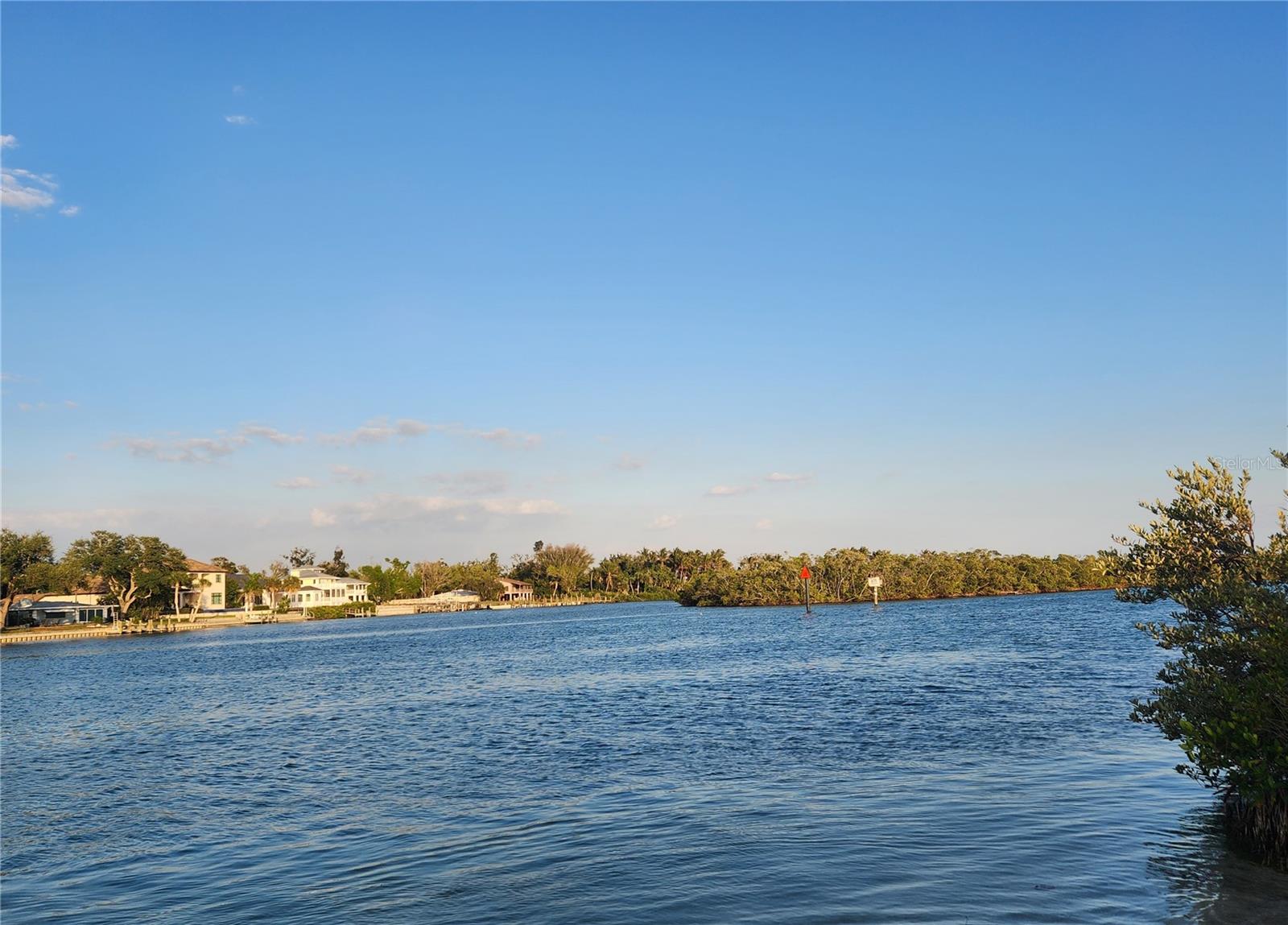 100 CIRCUIT ROAD S127