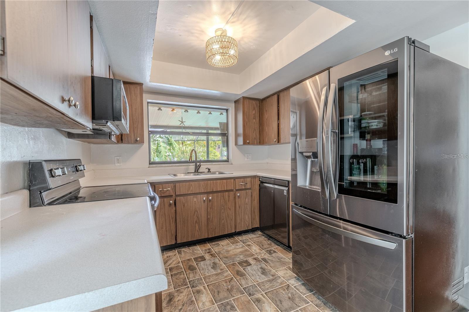 LAKE ST GEORGE-UNIT 1 - Residential Lease