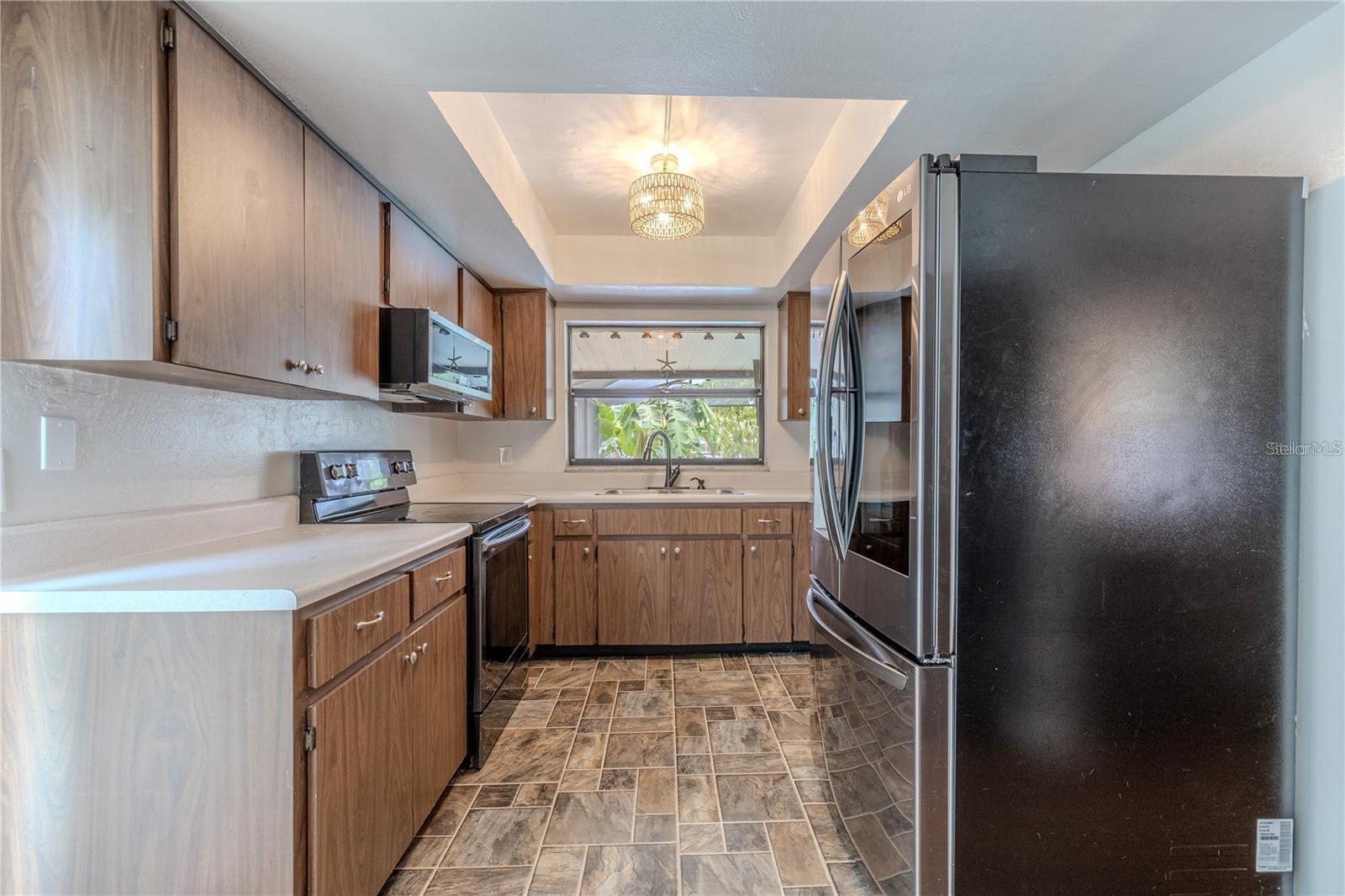 LAKE ST GEORGE-UNIT 1 - Residential Lease