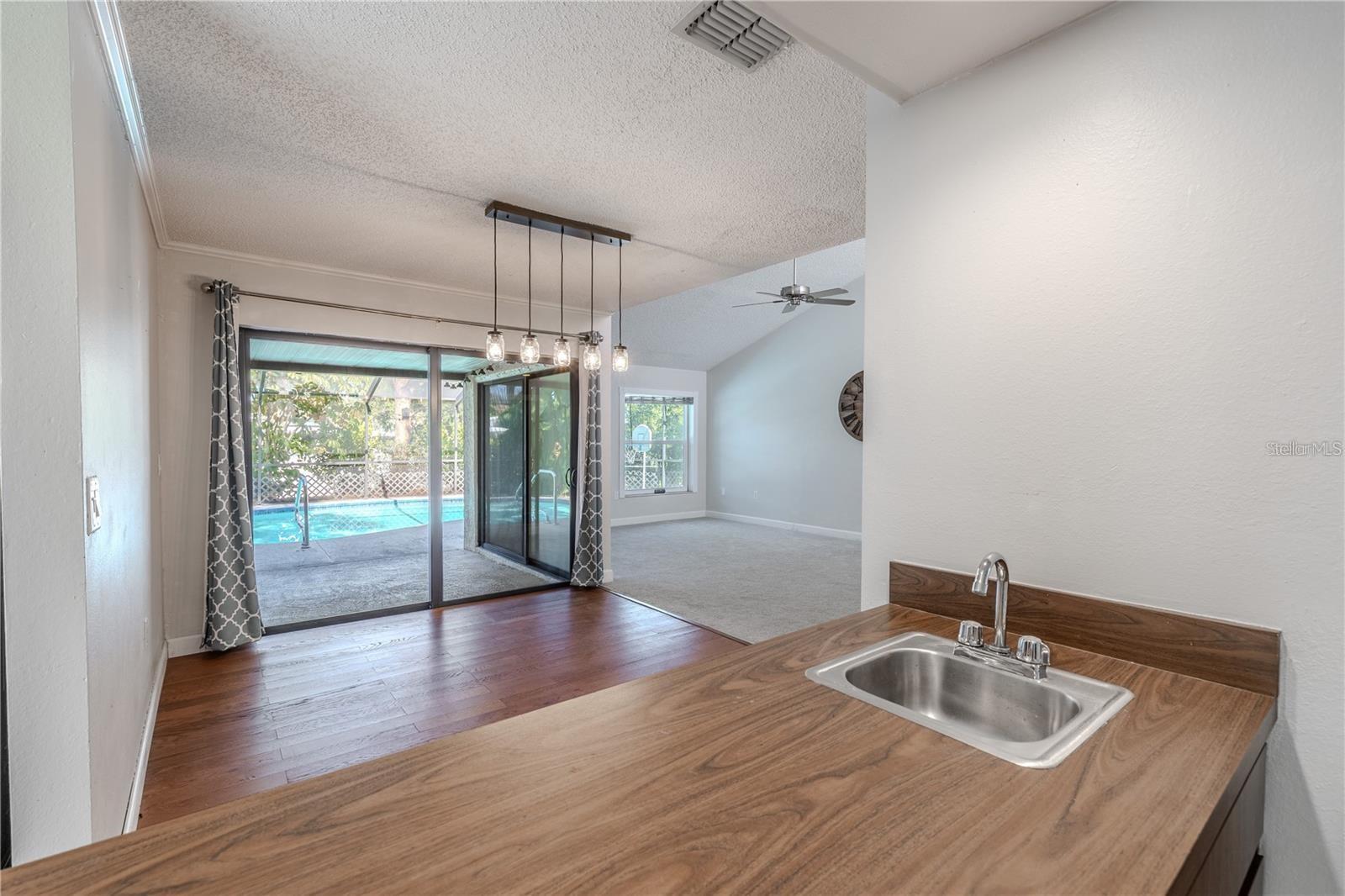 LAKE ST GEORGE-UNIT 1 - Residential Lease