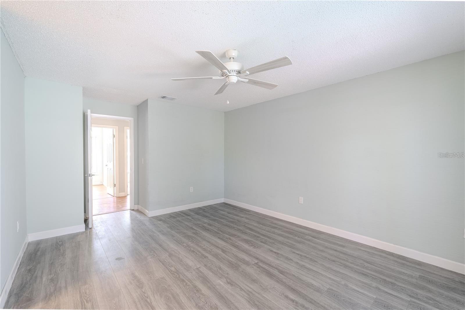 LAKE ST GEORGE-UNIT 1 - Residential Lease