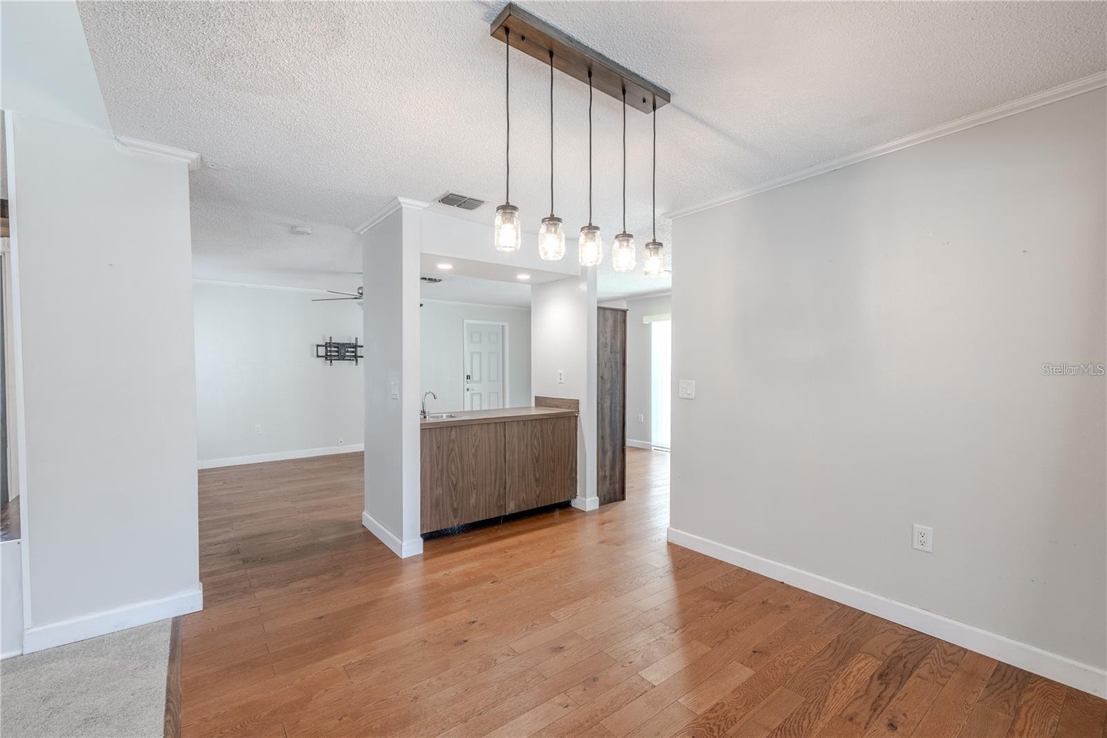 LAKE ST GEORGE-UNIT 1 - Residential Lease