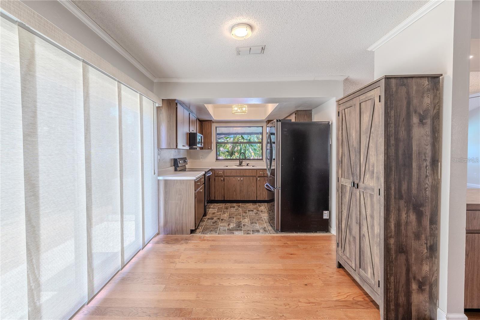 LAKE ST GEORGE-UNIT 1 - Residential Lease