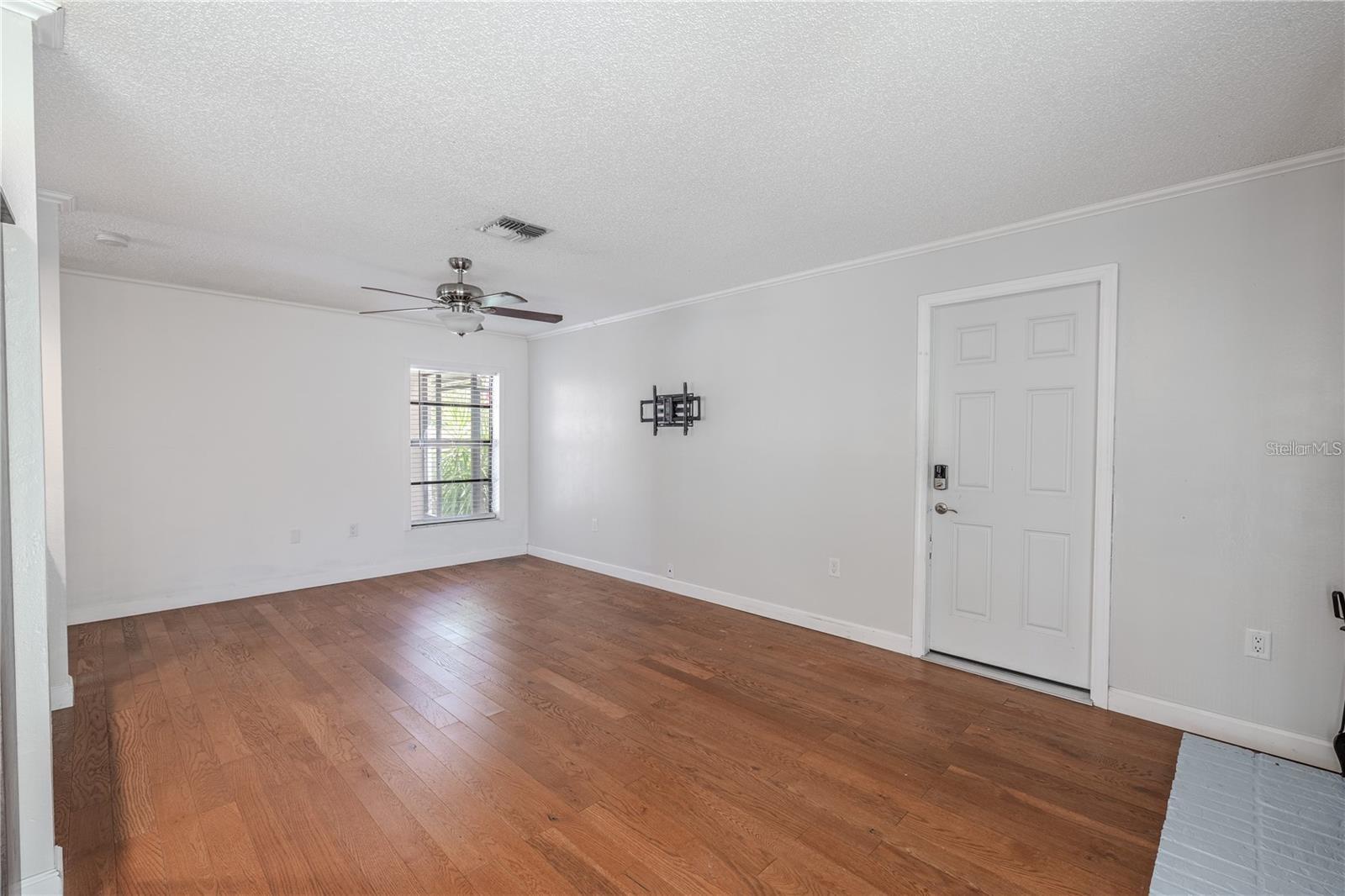 LAKE ST GEORGE-UNIT 1 - Residential Lease