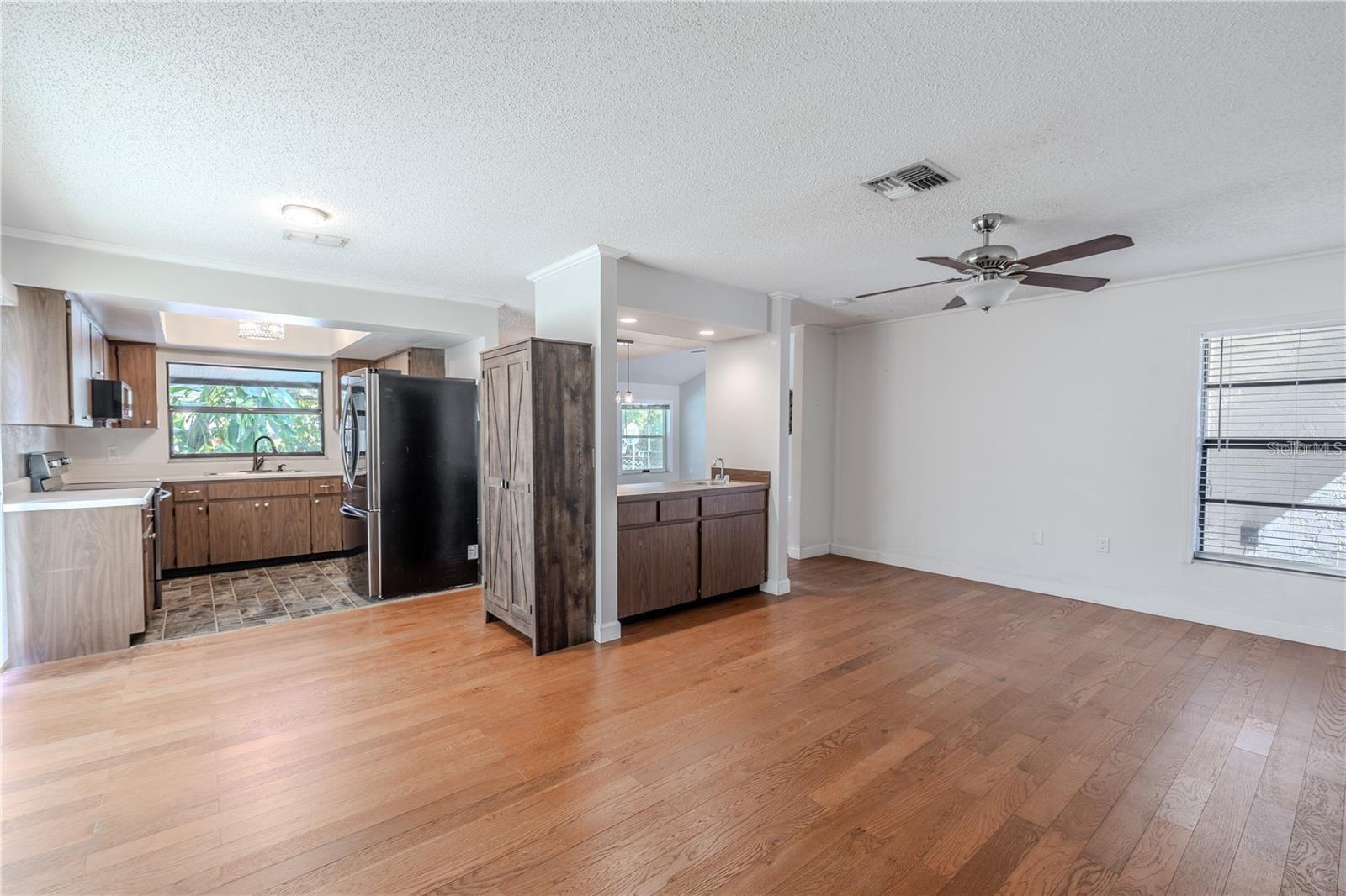 LAKE ST GEORGE-UNIT 1 - Residential Lease