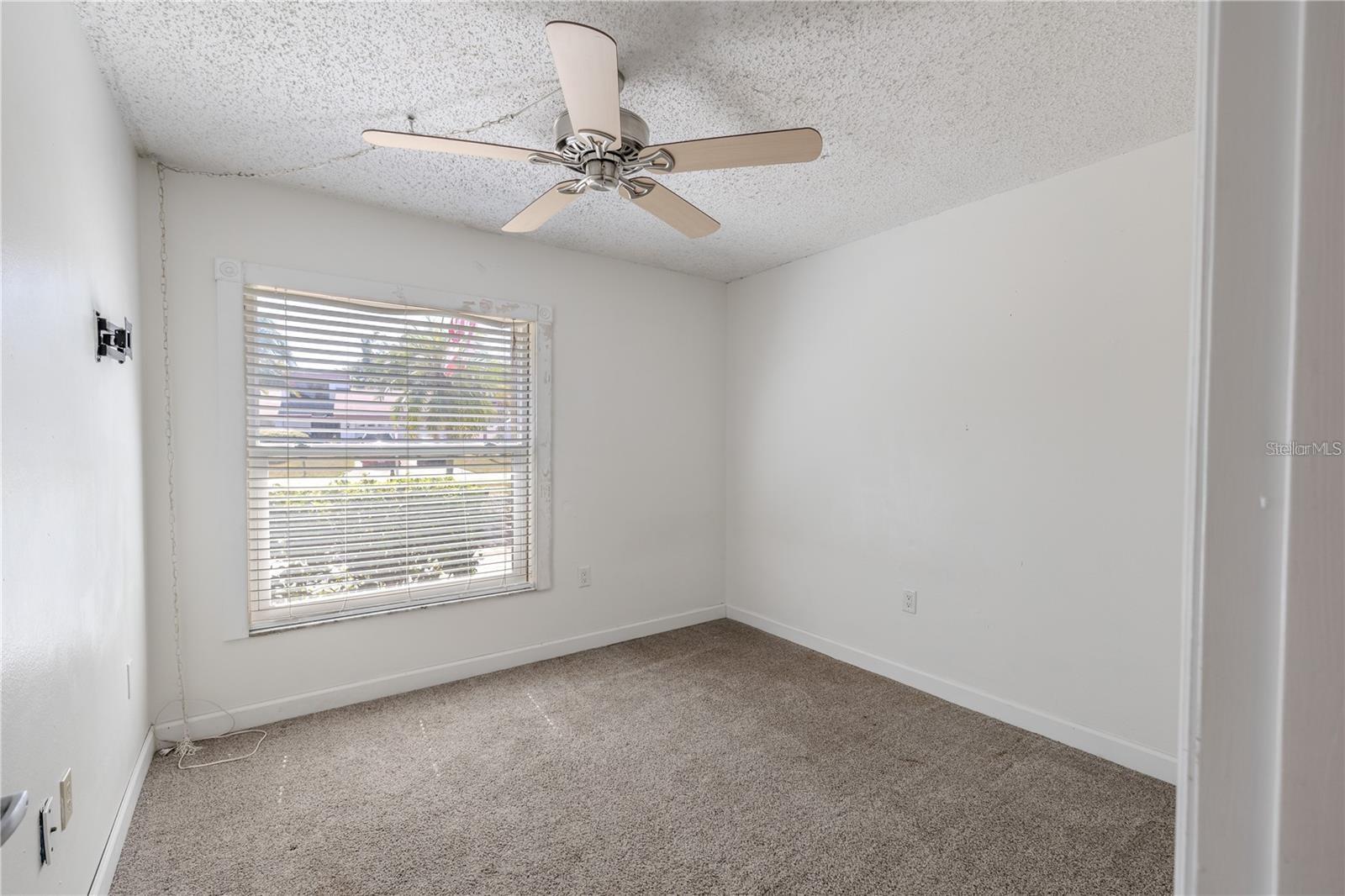 LAKE ST GEORGE-UNIT 1 - Residential Lease