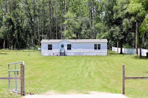 A home in DUNNELLON