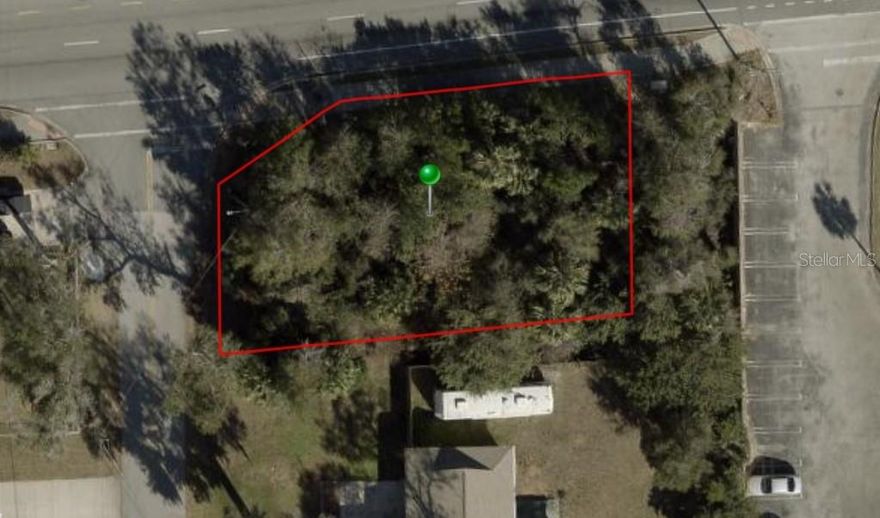 BEAUTFUL CORNER LOT IN A PRIME LOCATION, MEDICAL FACILITIES, PHARMACIES, PUBLIX, RESTAURANTS AND MORE. BEST OF ALL, IT'S A SHORT TEN MINUTE DRIVE TO ORMOND BEACH! WAITING FOR YOU TO MAKE IT YOUR HOME!
