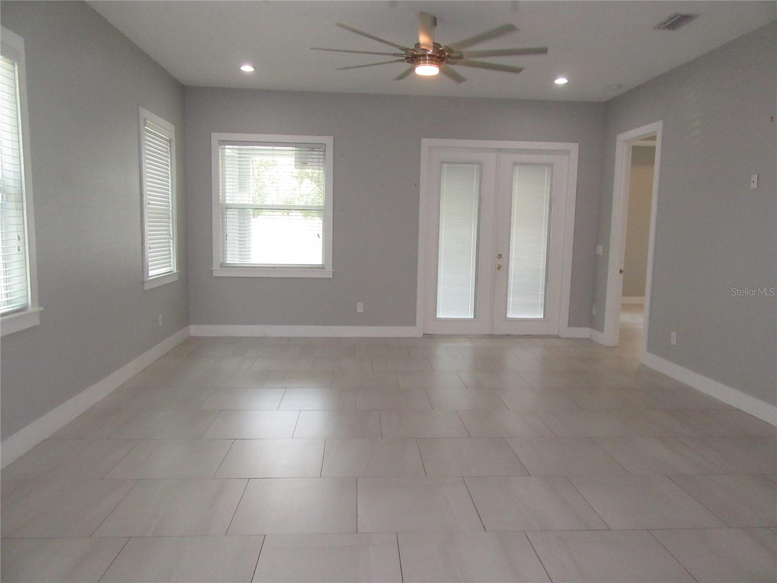 AVON SPGS - Residential