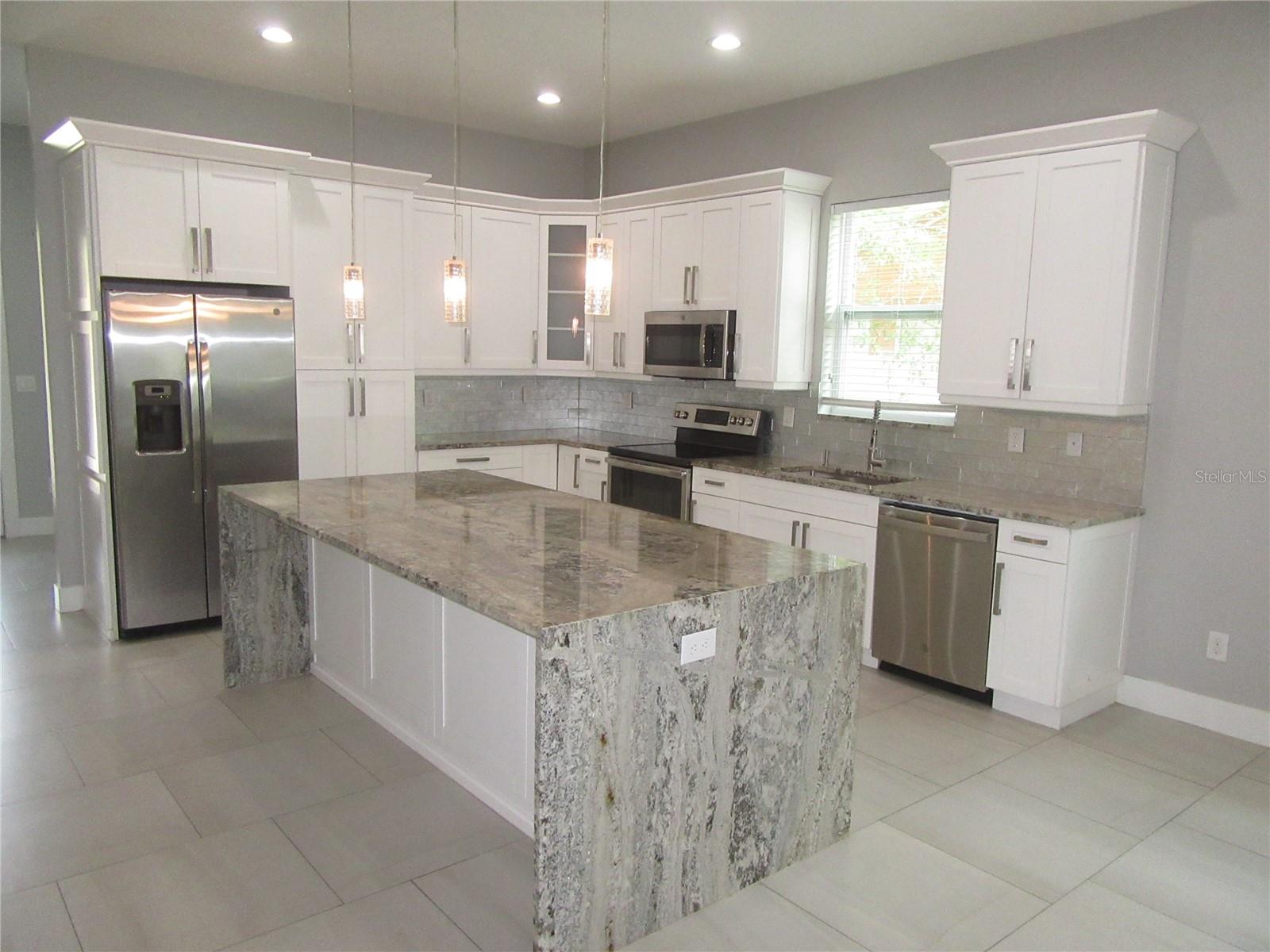 AVON SPGS - Residential