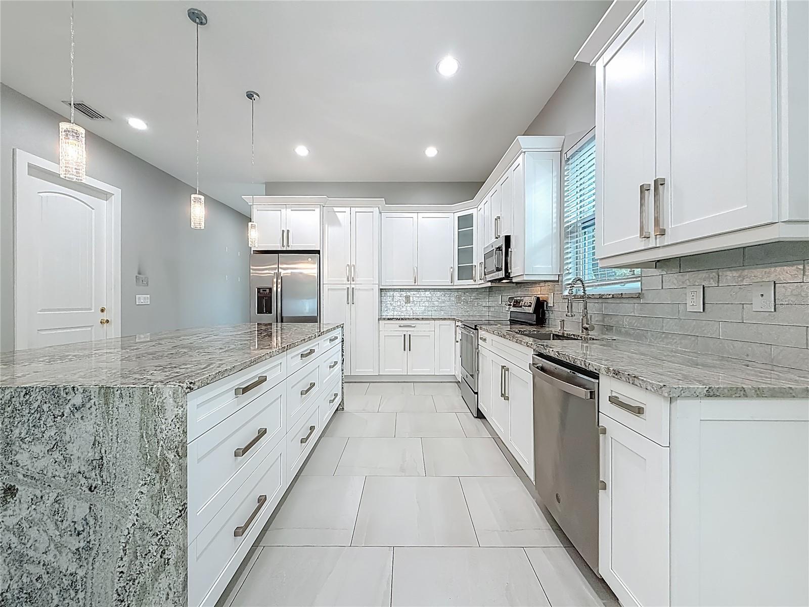 AVON SPGS - Residential