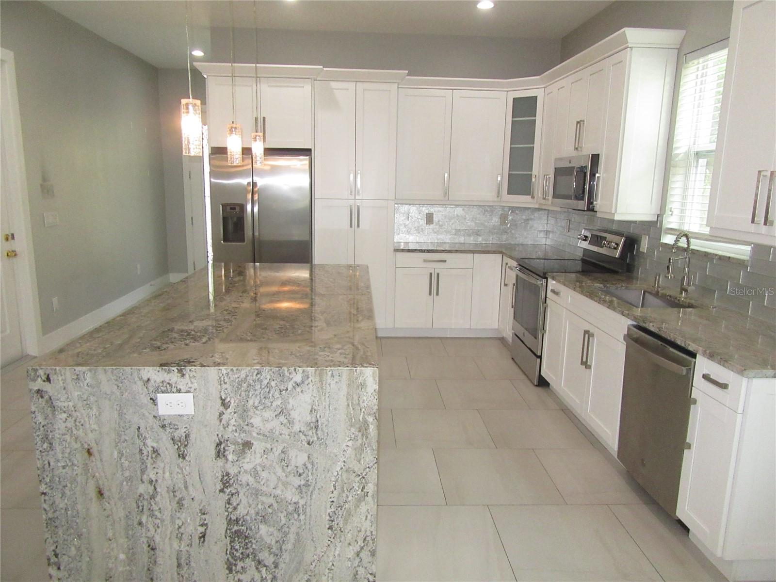 AVON SPGS - Residential