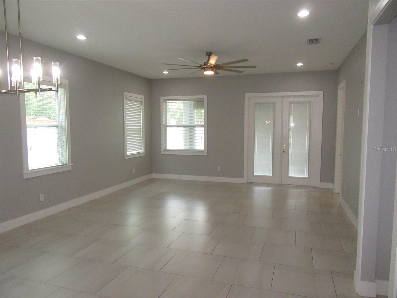 AVON SPGS - Residential