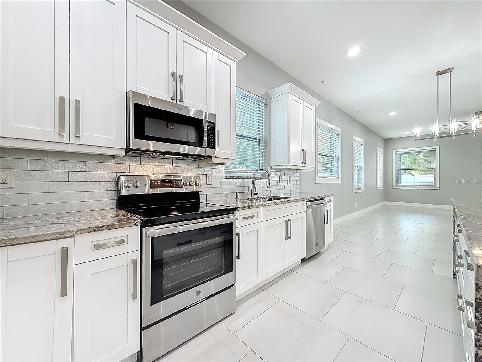 AVON SPGS - Residential