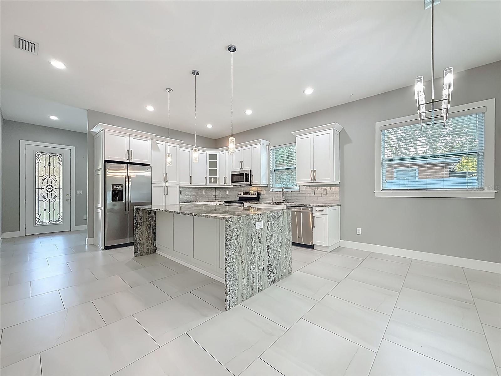 AVON SPGS - Residential