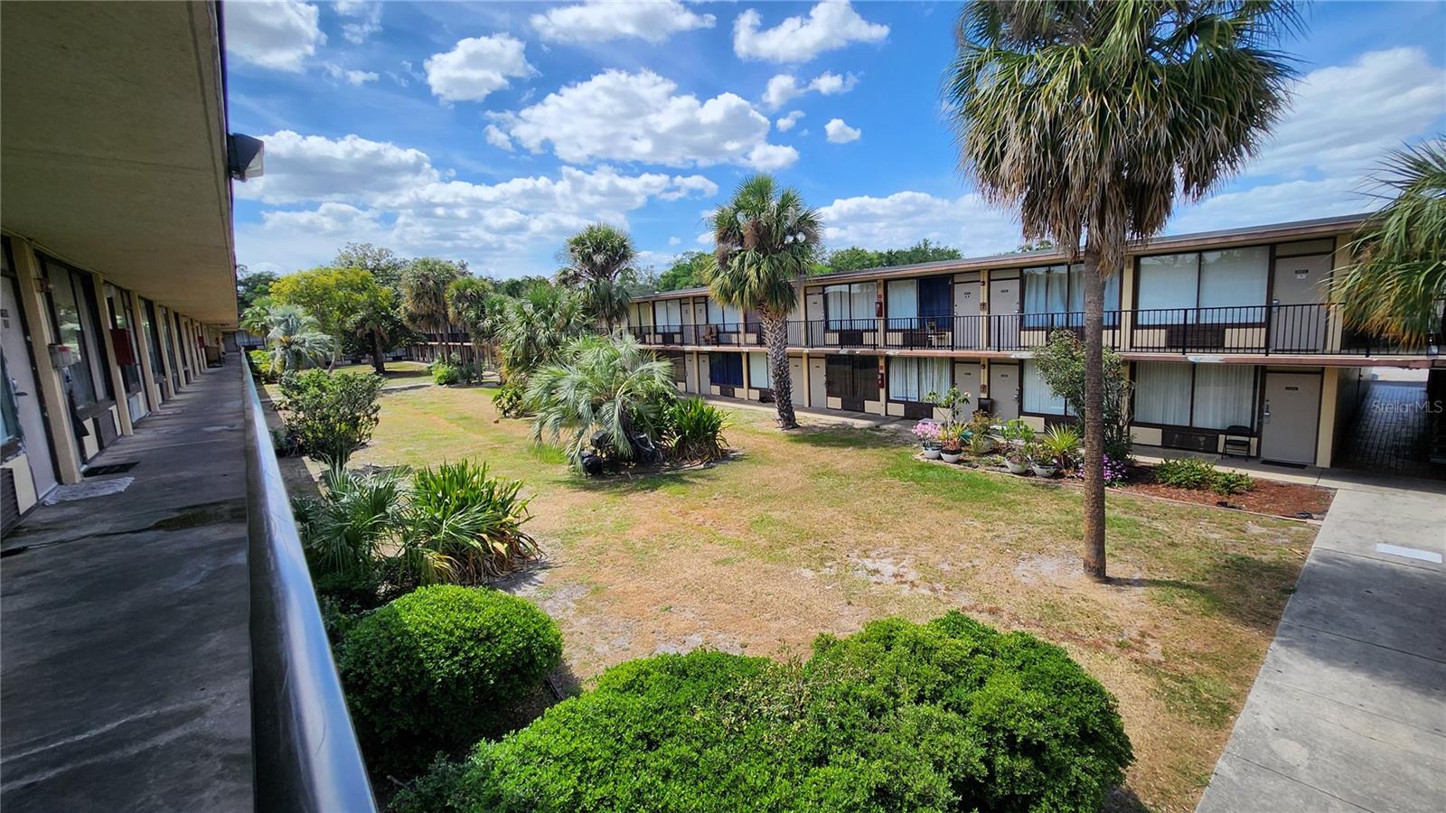 SANDLAKE COURTYARDS CONDO 5901/3515 - Residential