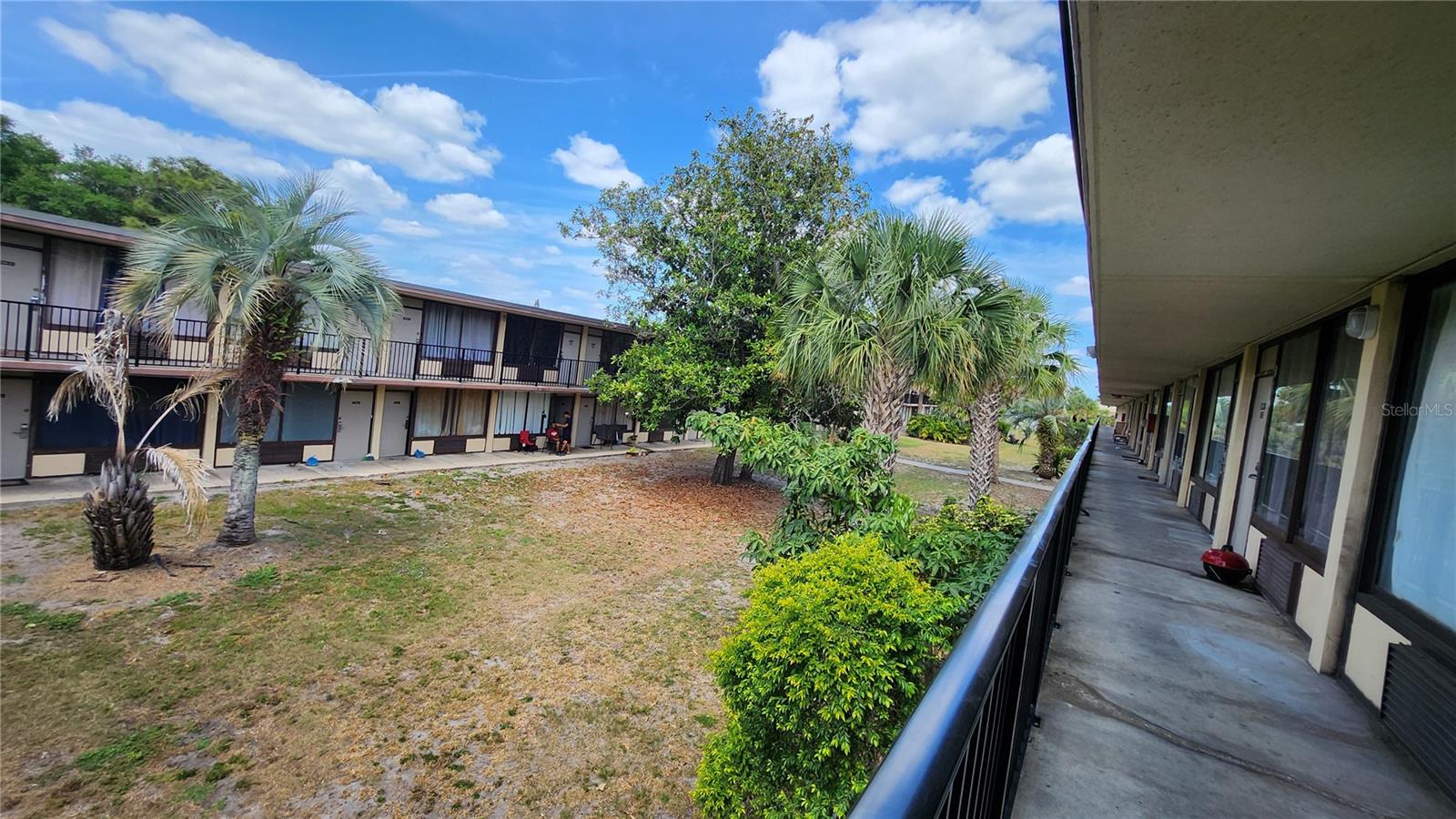 SANDLAKE COURTYARDS CONDO 5901/3515 - Residential