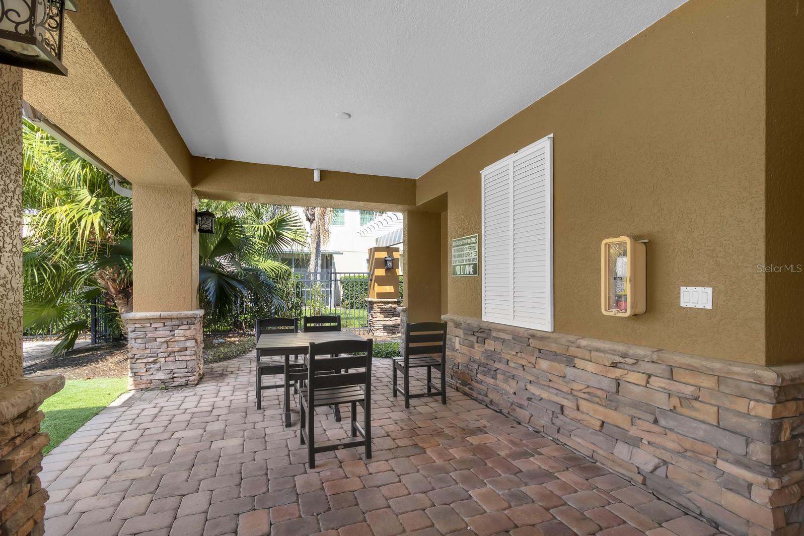 RIVERVIEW TWNHMS PH II - Residential