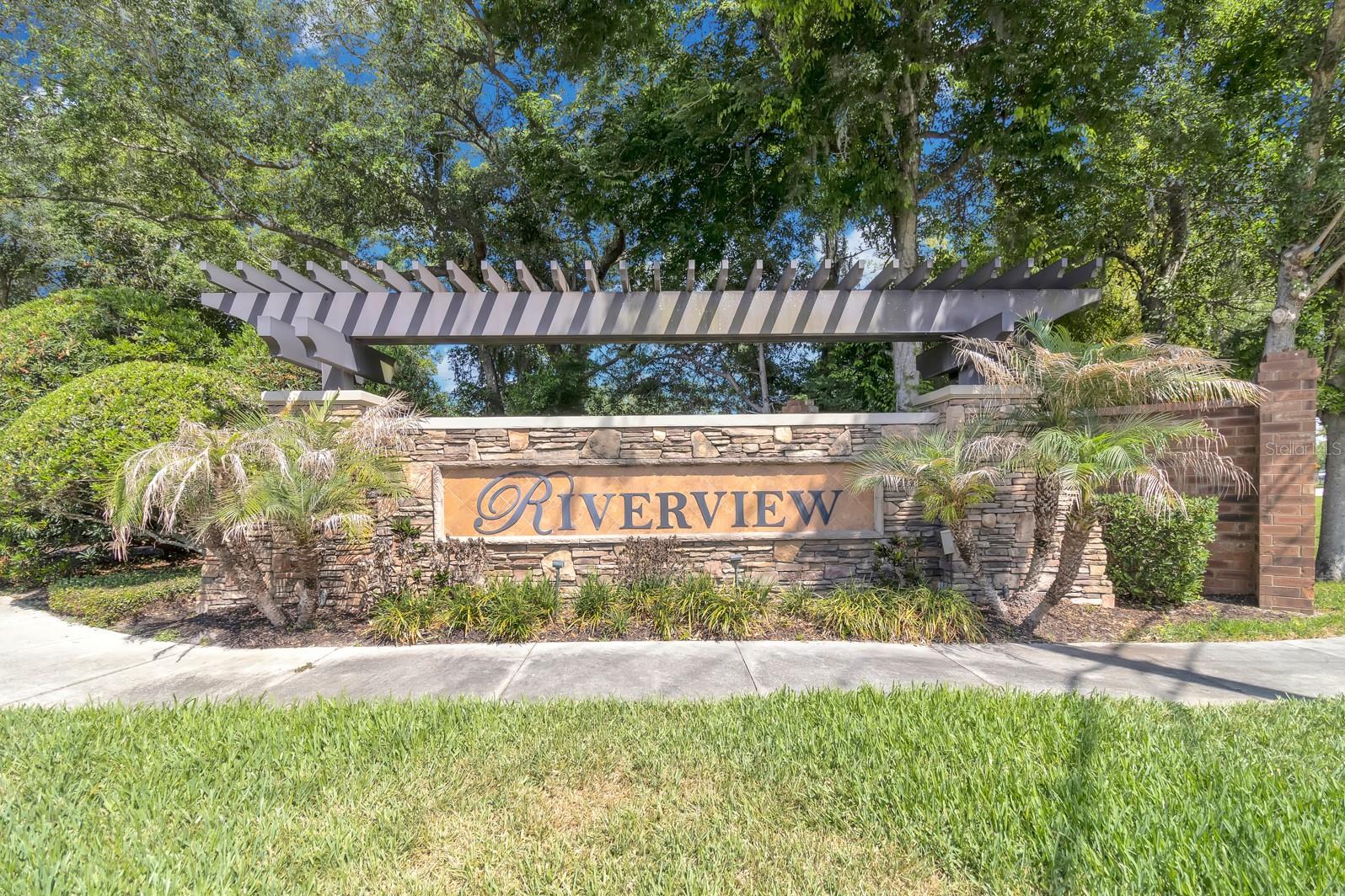 RIVERVIEW TWNHMS PH II - Residential
