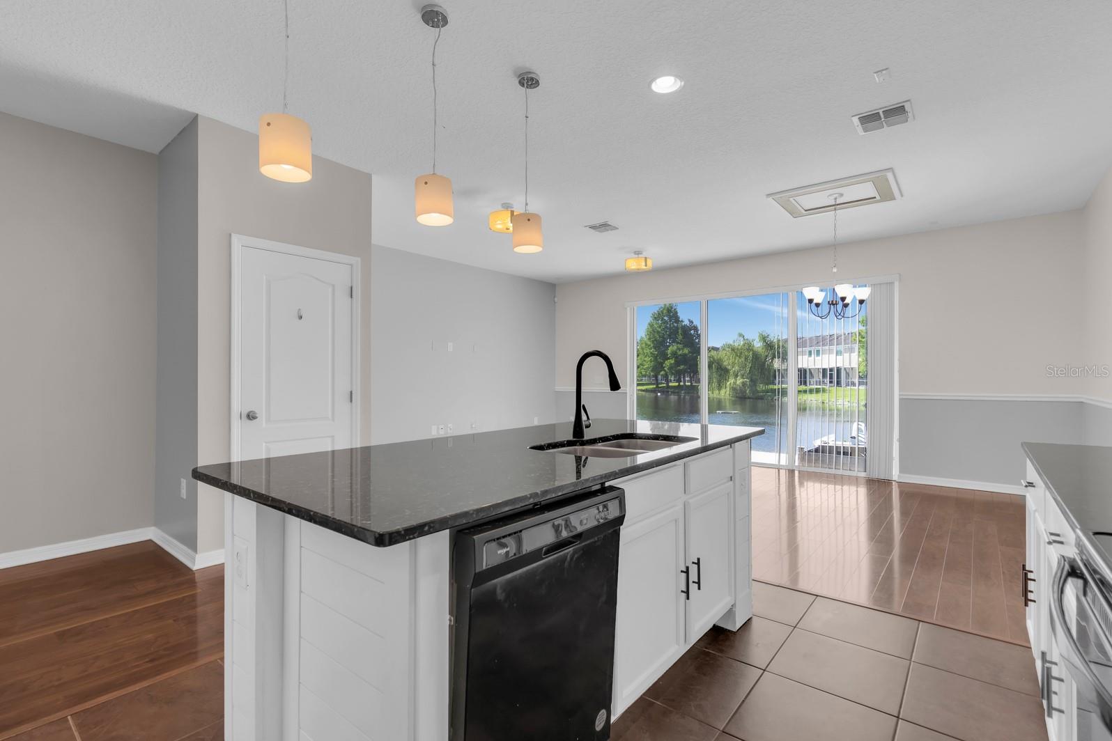 RIVERVIEW TWNHMS PH II - Residential