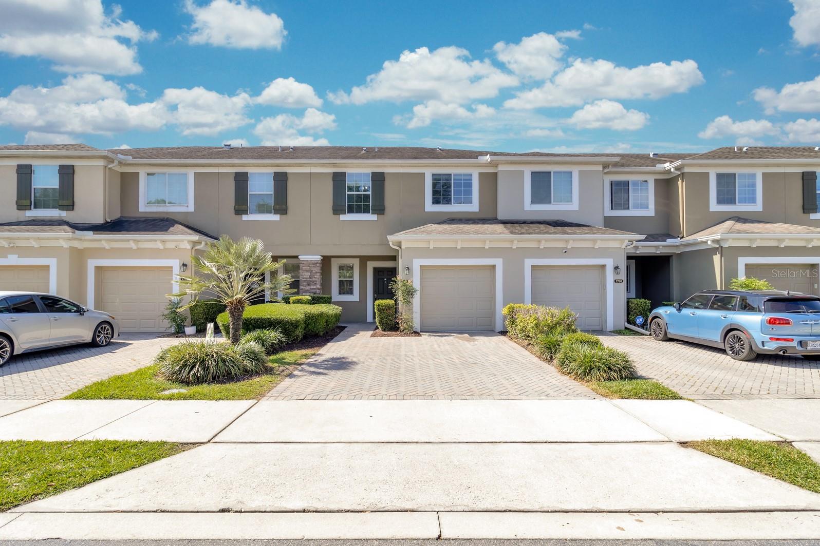 RIVERVIEW TWNHMS PH II - Residential