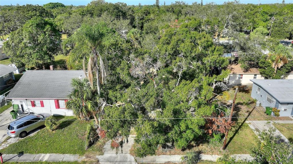 Photo of 2825 N Links Avenue, Sarasota, FL 34234 (MLS # TB8437626)