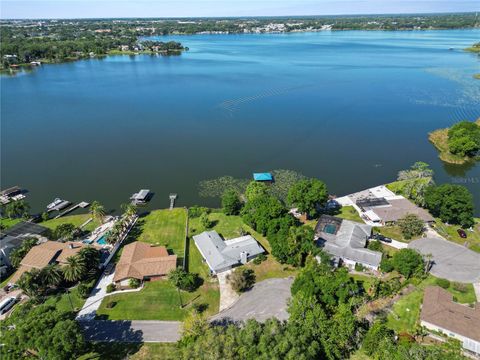 A home in LAKELAND