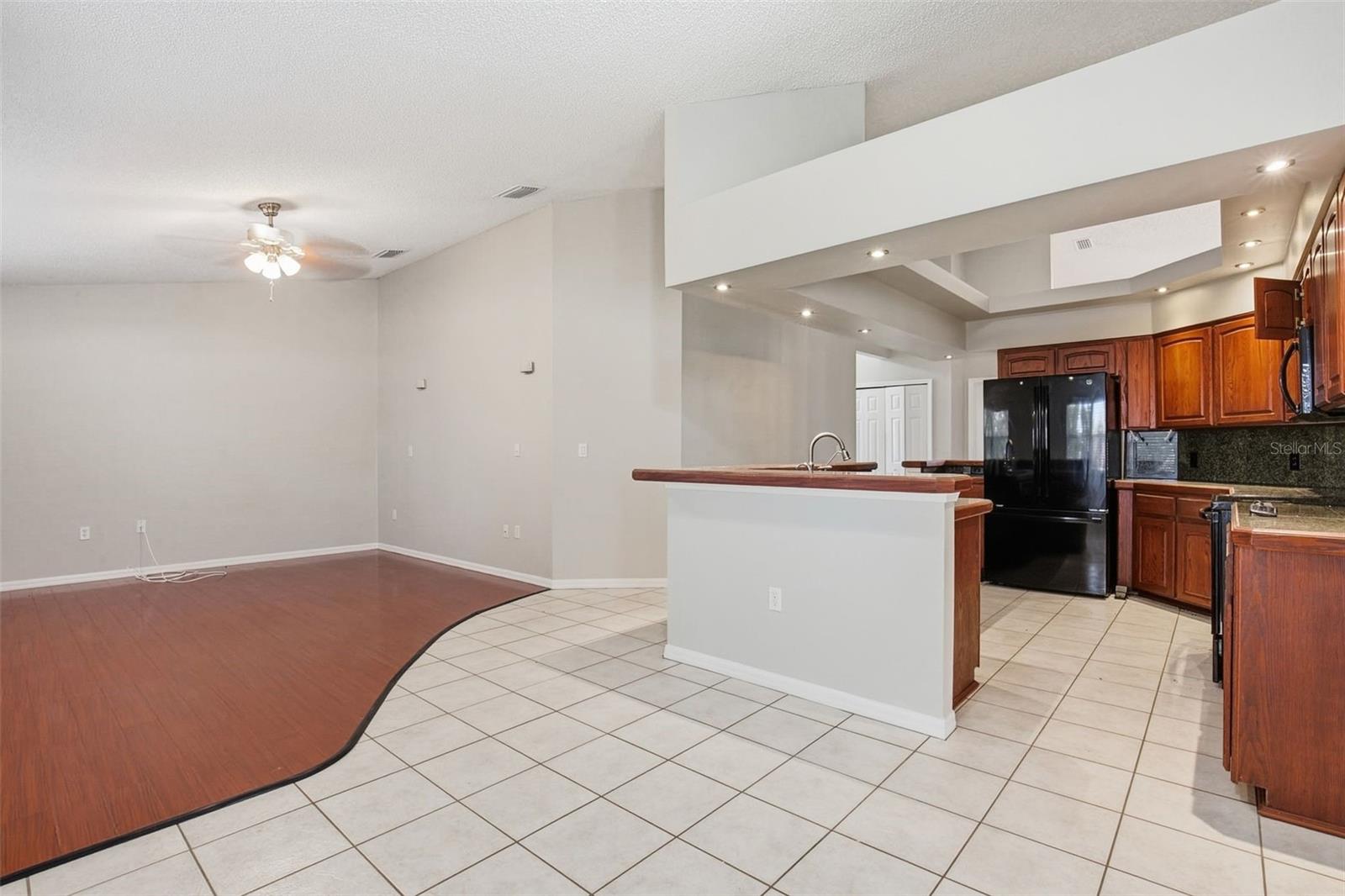FAIRWAY OAKS - Residential