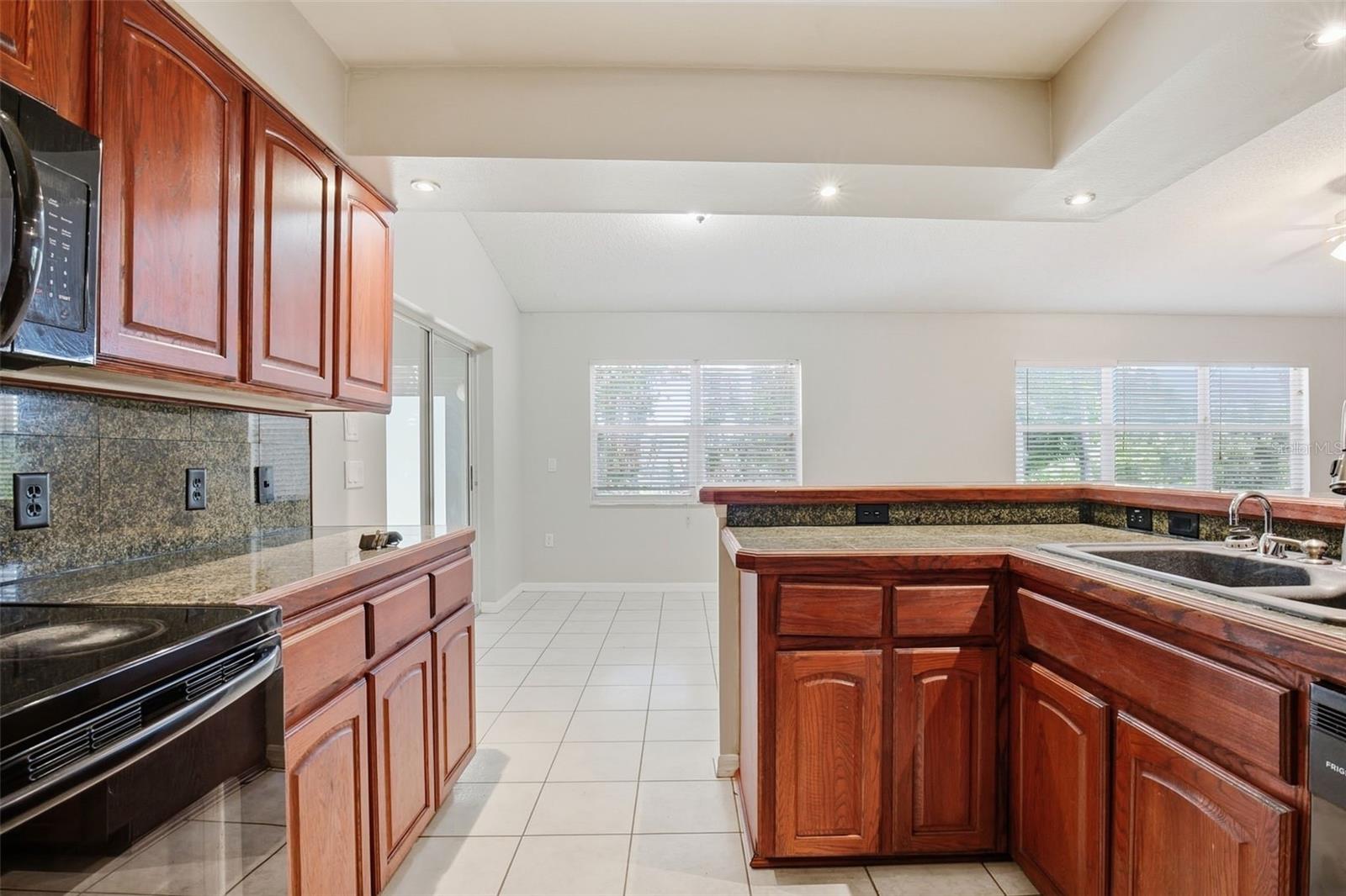 FAIRWAY OAKS - Residential