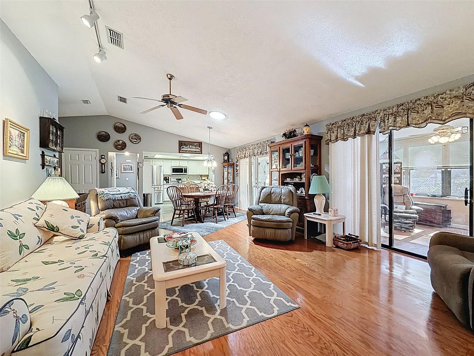 SPRING HILL - Residential