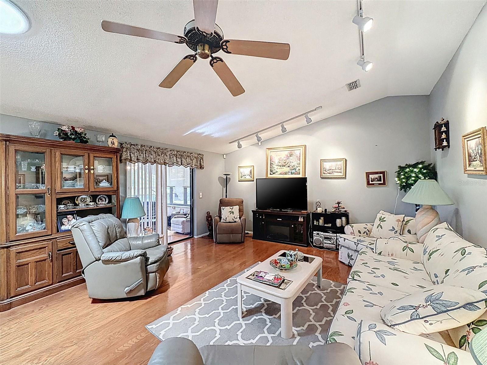 SPRING HILL - Residential