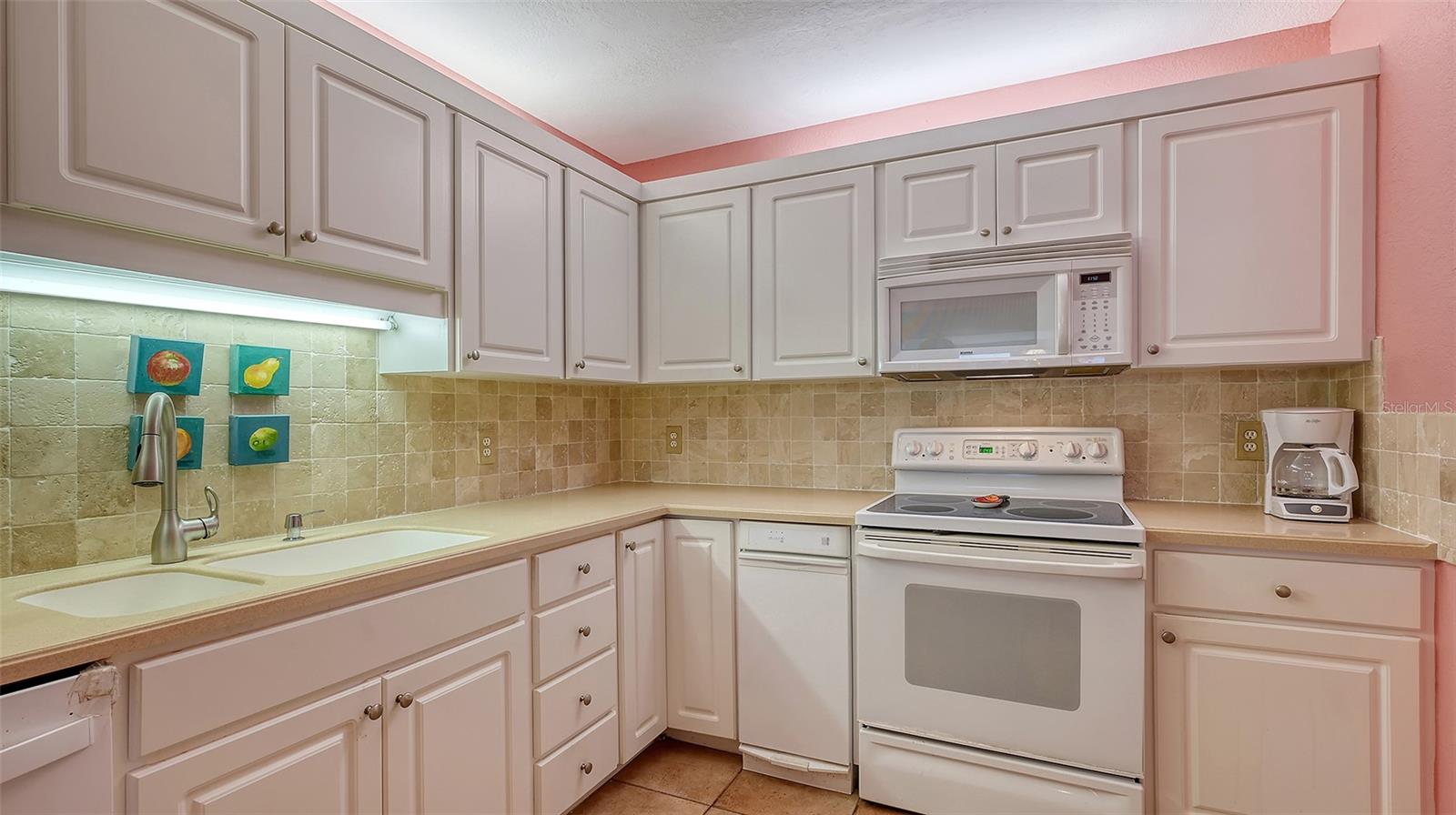 CLUB LONGBOAT BEACH & TENNIS - Residential