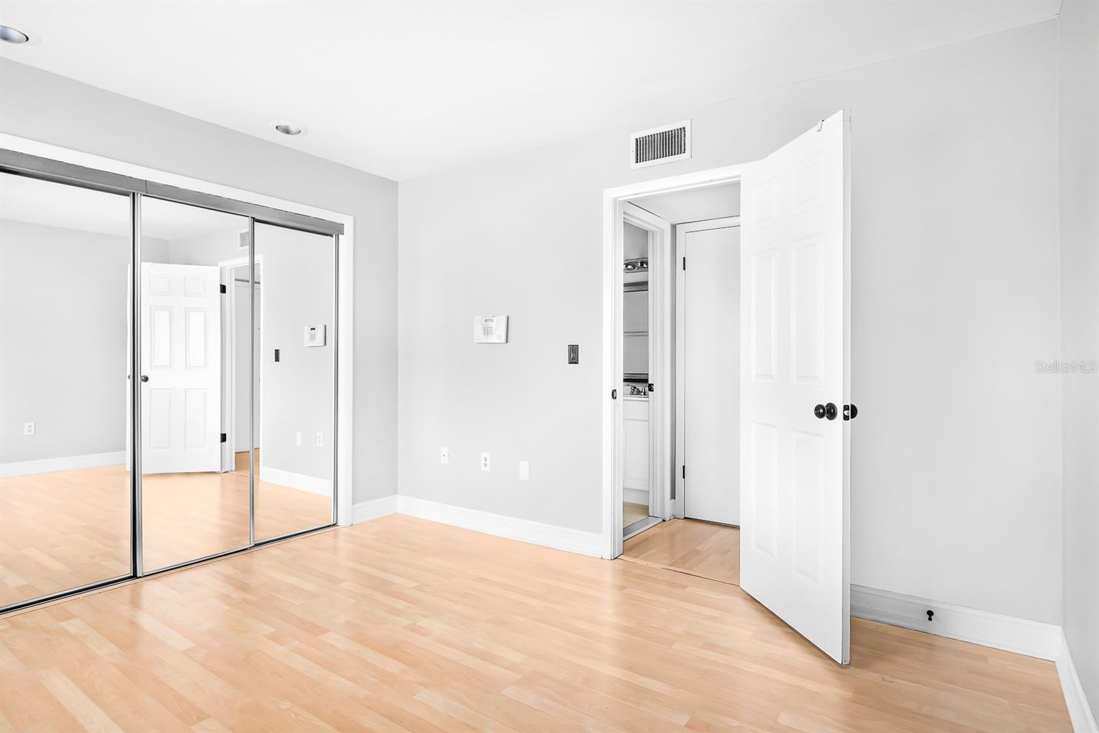 WINDHOVER CONDO - Residential