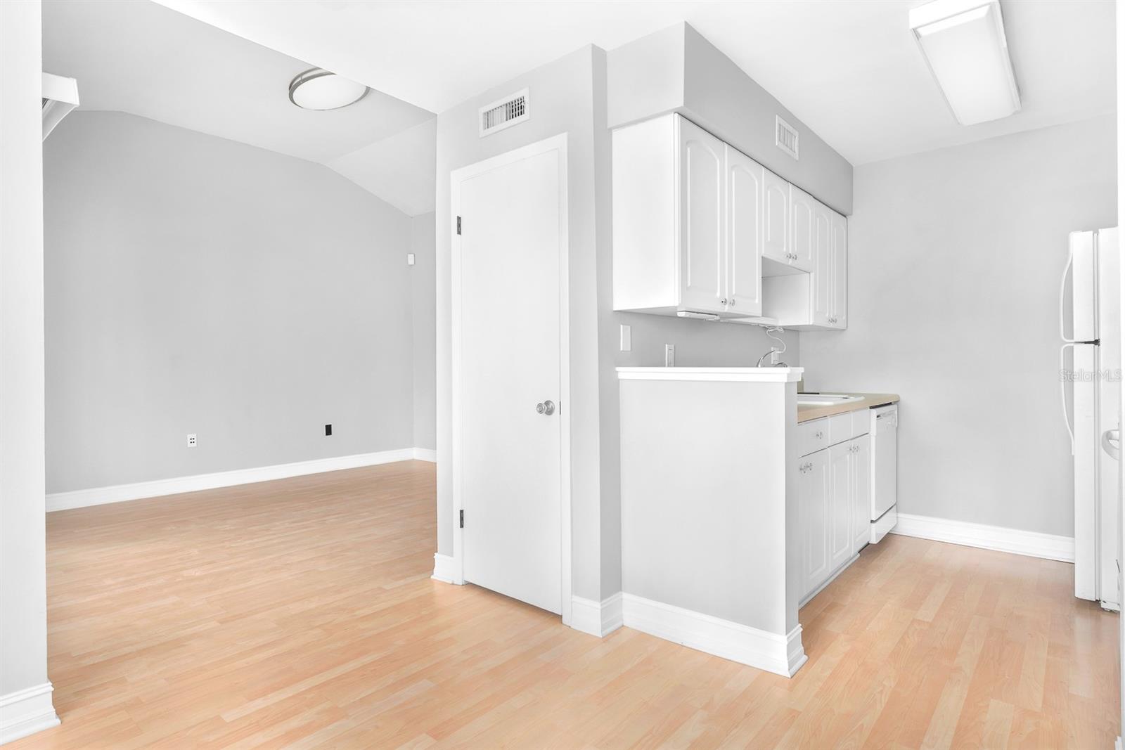 WINDHOVER CONDO - Residential